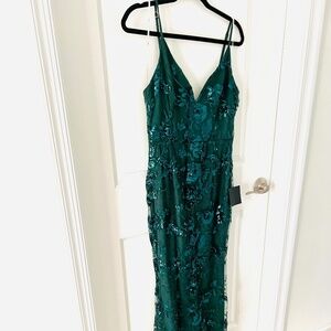NWT Lulu’s Formal Dress